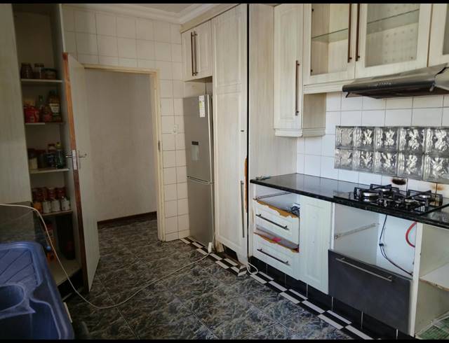 3 BEDROOM HOUSE FOR SALE IN BIRCH ACRES